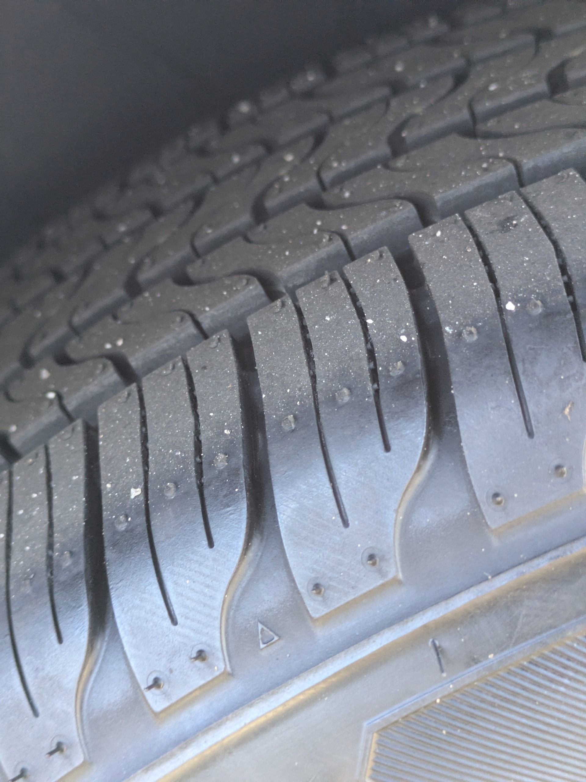 Used 2024 Kia Carnival EX image 9