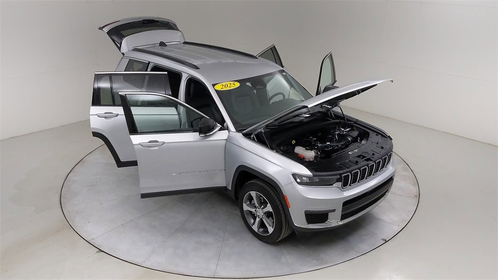 Used 2025 Jeep Grand Cherokee L Limited image 48