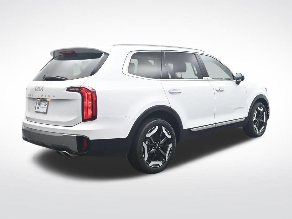 Used 2025 Kia Telluride S FWD image 6