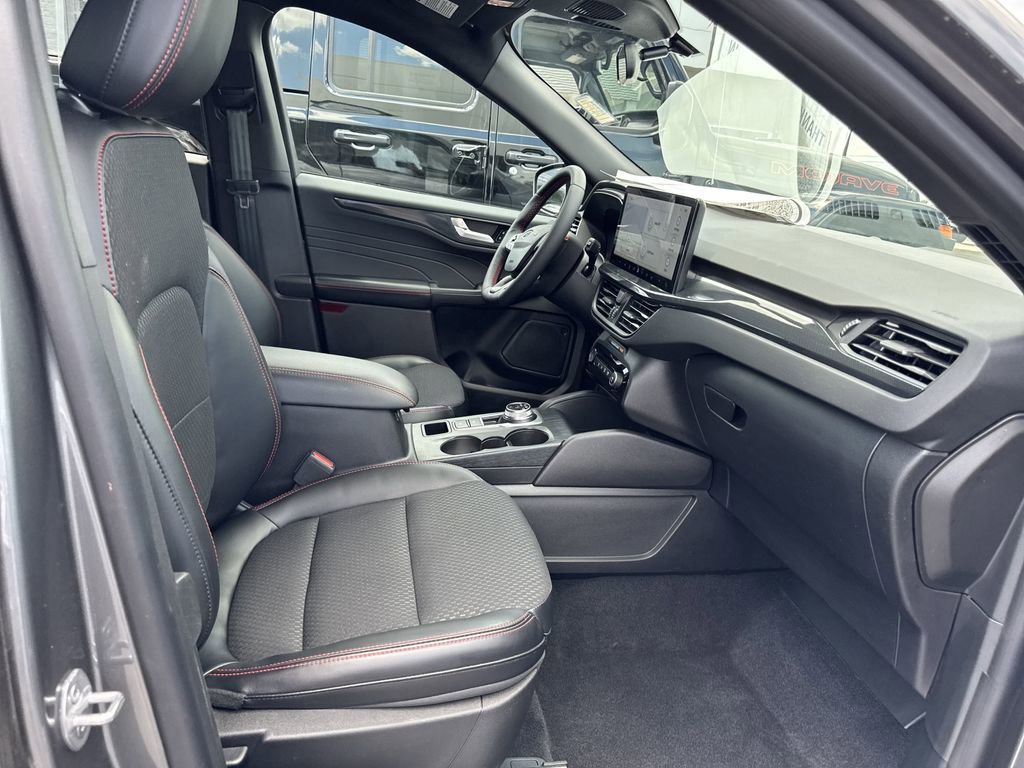 Certified 2023 Ford Escape ST-Line w/ Tech Pack #1 image 18