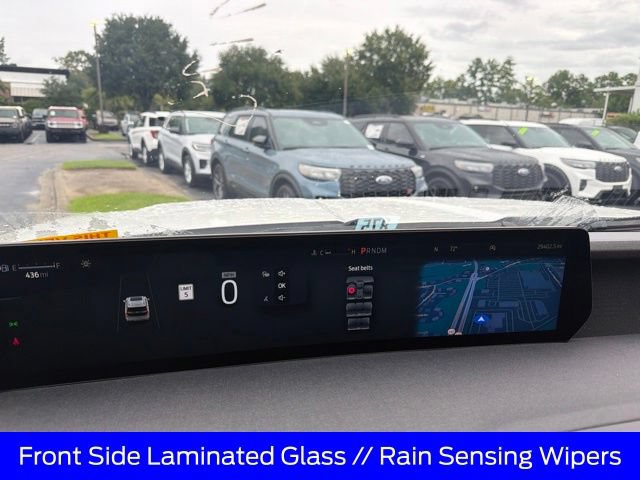 Certified 2025 Ford Expedition Active AWD/4WD image 18