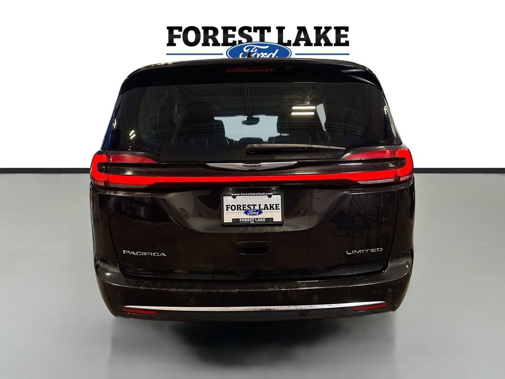 Used 2023 Chrysler Pacifica Limited image 6
