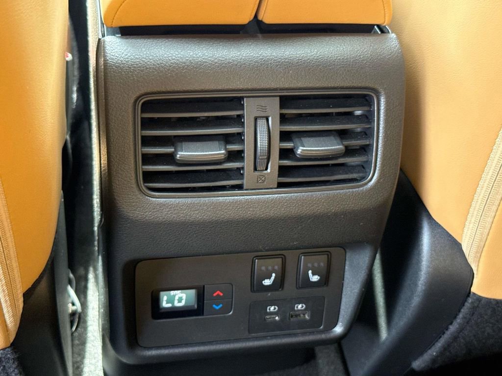 Used 2023 Nissan Rogue Platinum w/ Platinum Premium Package image 14