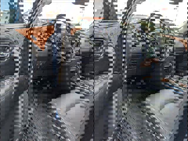 Used 2021 Nissan Armada SL w/ Captain's Chairs Package image 6