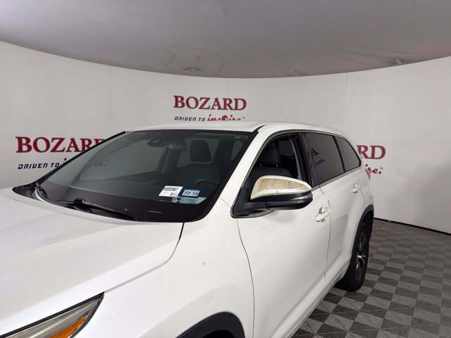 Used 2017 Toyota Highlander LE FWD image 7