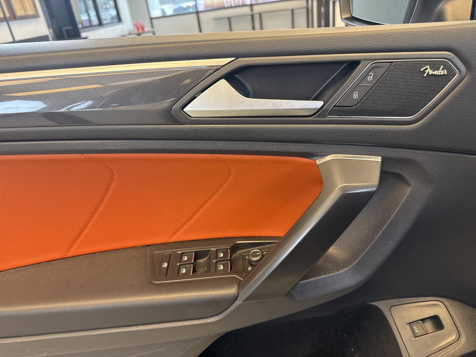 Used 2021 Volkswagen Tiguan SEL Premium R-Line image 25