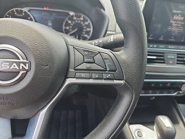 Used 2025 Nissan Altima 2.5 SV FWD image 18
