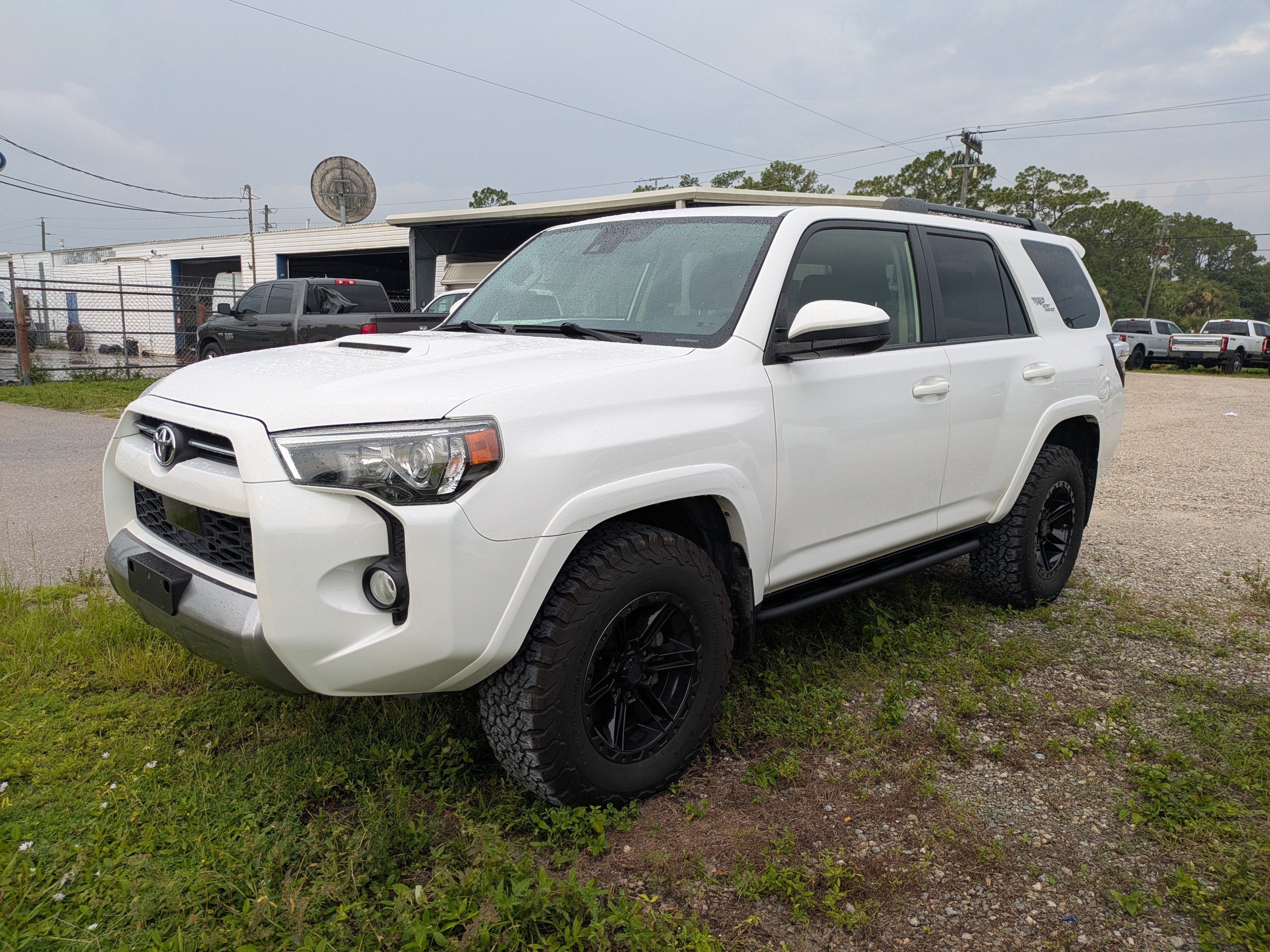 Used 2020 Toyota 4Runner TRD Off-Road AWD/4WD image 2