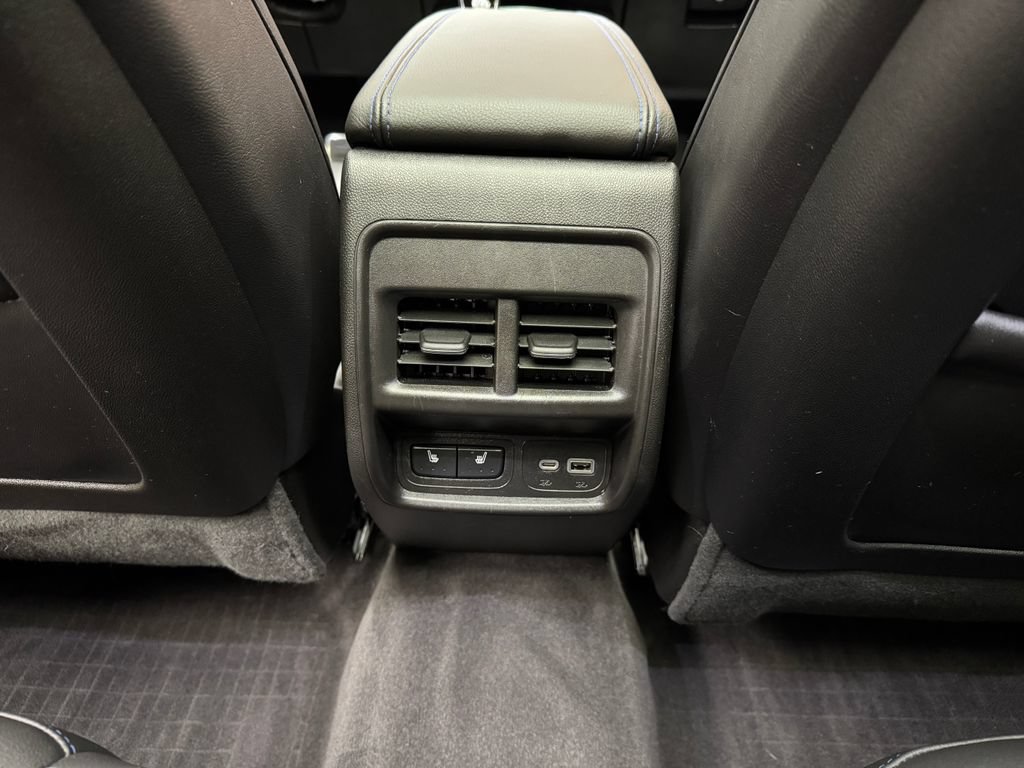 Used 2024 Cadillac XT4 Sport w/ Active Safety Package AWD/4WD image 13