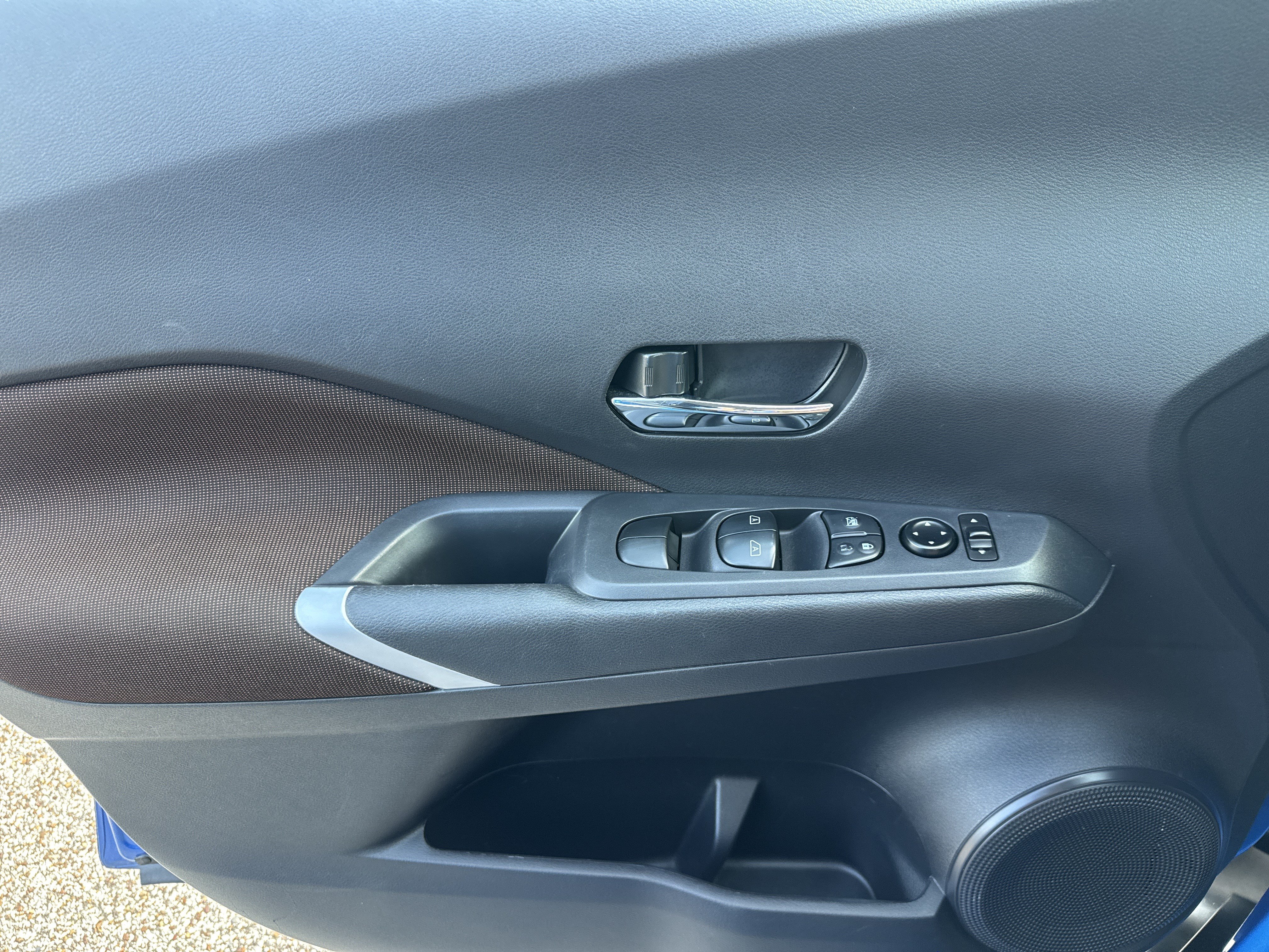 Used 2024 Nissan Kicks SR FWD image 14
