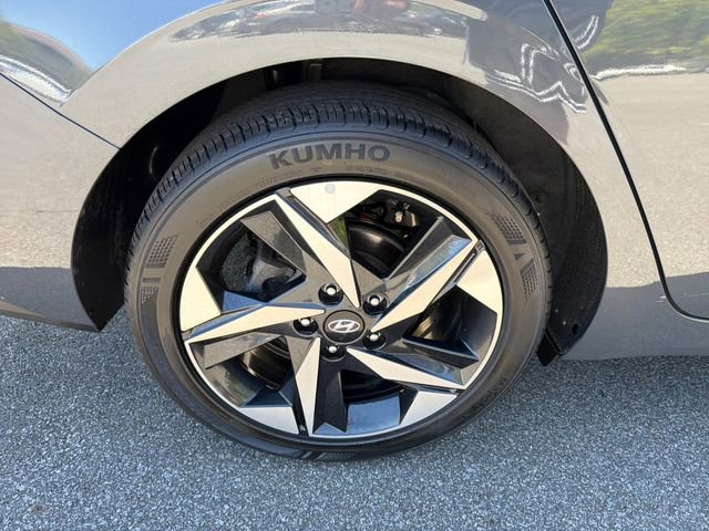 Used 2023 Hyundai Elantra SEL w/ Convenience Package FWD image 29