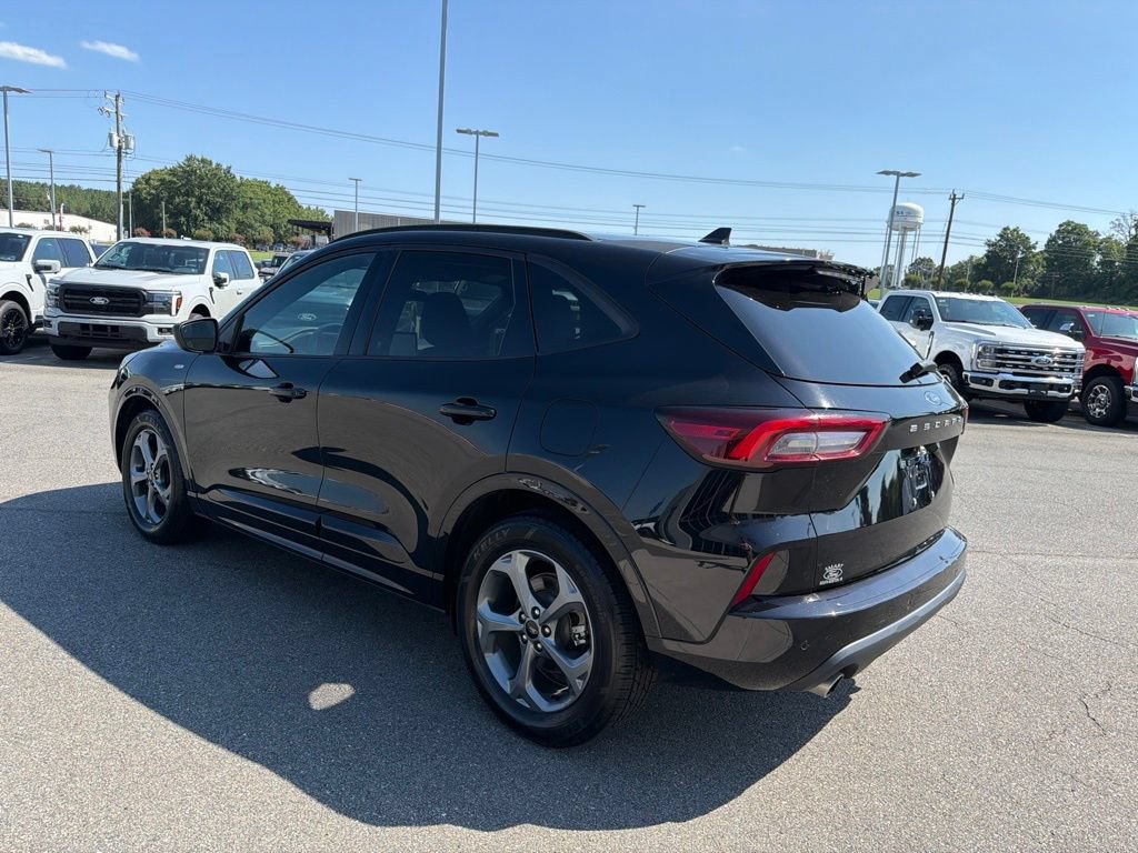 Certified 2023 Ford Escape ST-Line w/ Tech Pack #1 FWD image 6