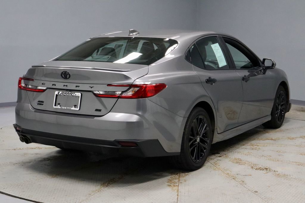 Used 2025 Toyota Camry SE AWD/4WD image 5