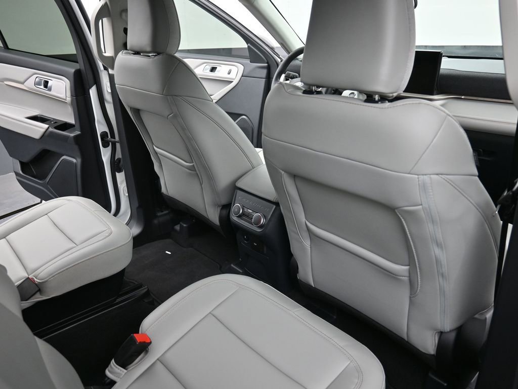Certified 2025 Ford Explorer Active w/ Active Comfort Package RWD video 2