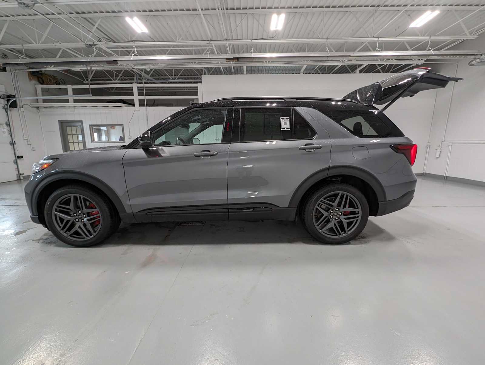 Certified 2025 Ford Explorer ST AWD/4WD image 12