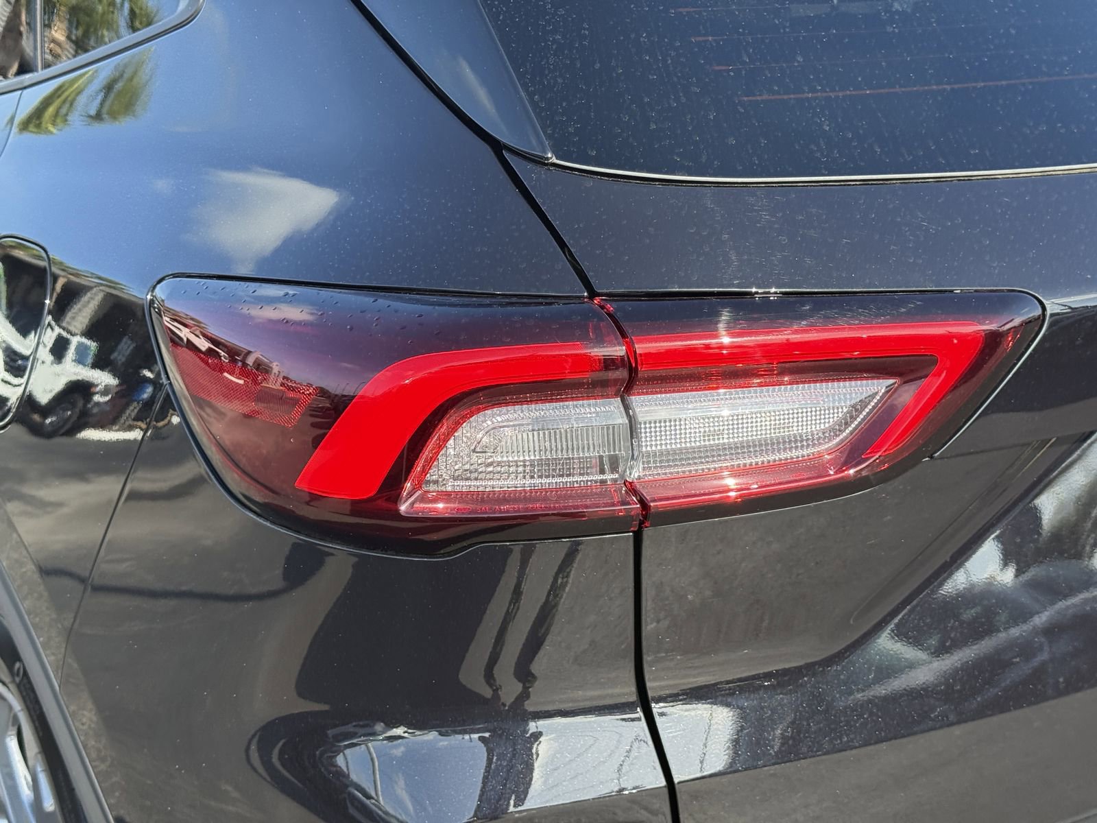 Certified 2025 Ford Escape ST-Line Elite image 7