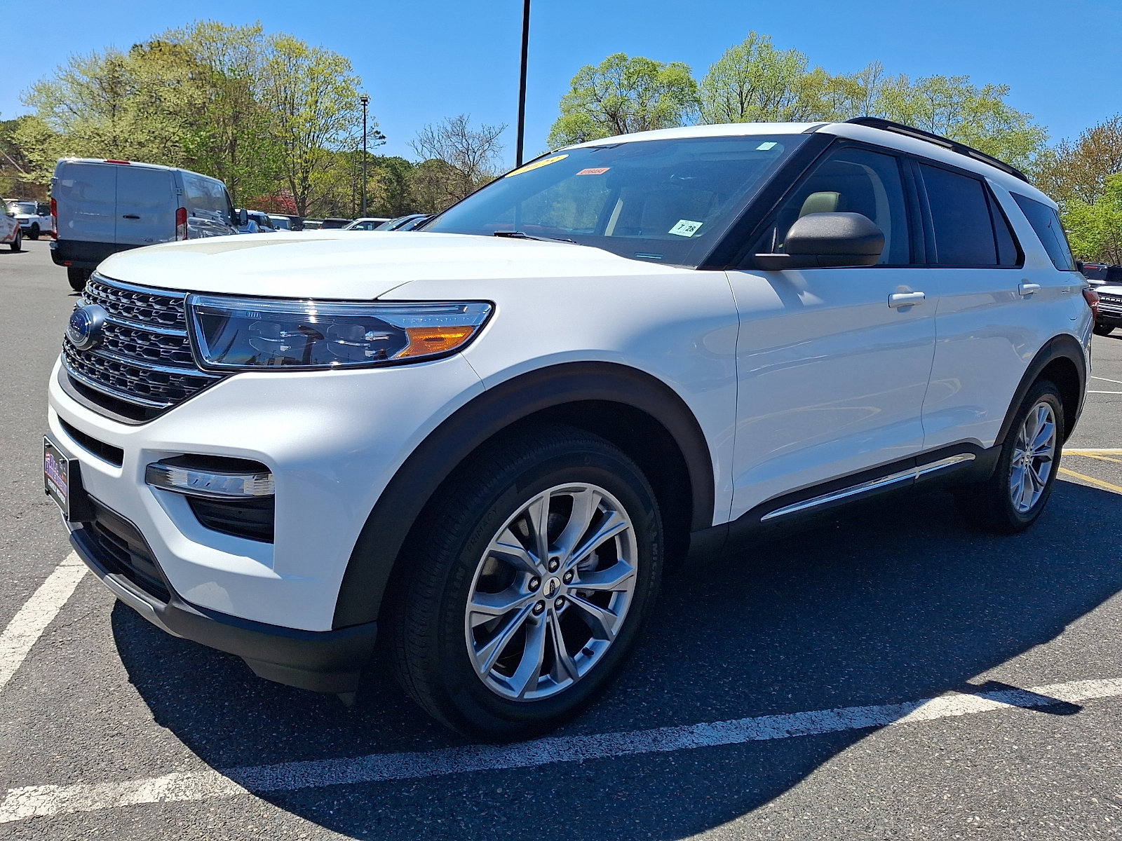 Certified 2023 Ford Explorer XLT w/ Equipment Group 202A AWD/4WD image 5