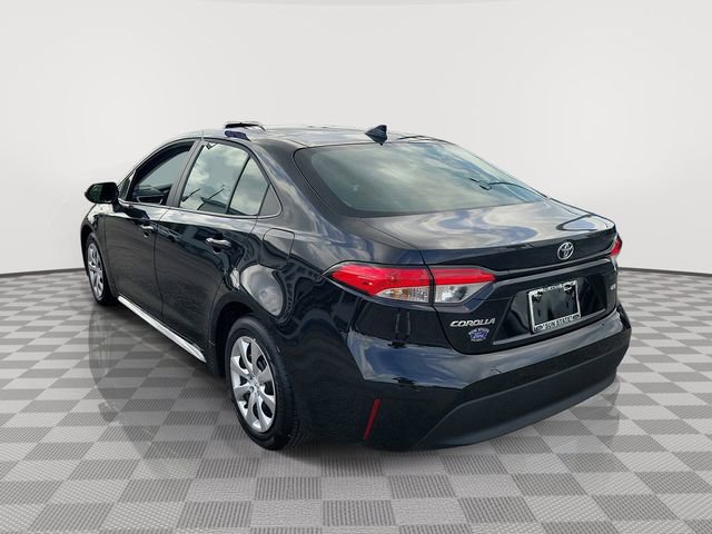 Used 2026 Toyota Corolla LE FWD image 4