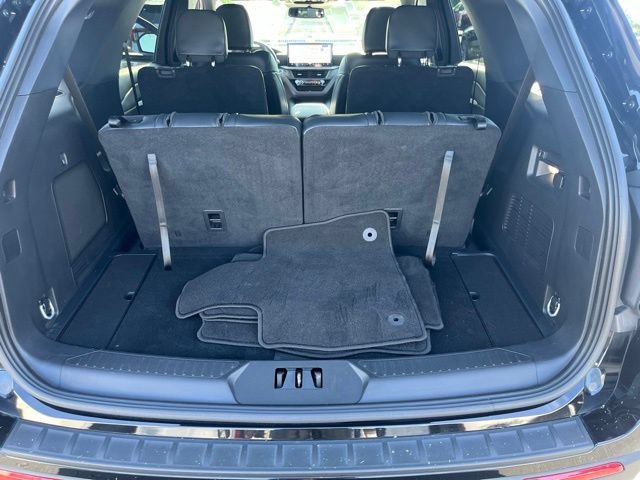 Certified 2025 Ford Explorer ST-Line w/ Premium Package AWD/4WD image 18