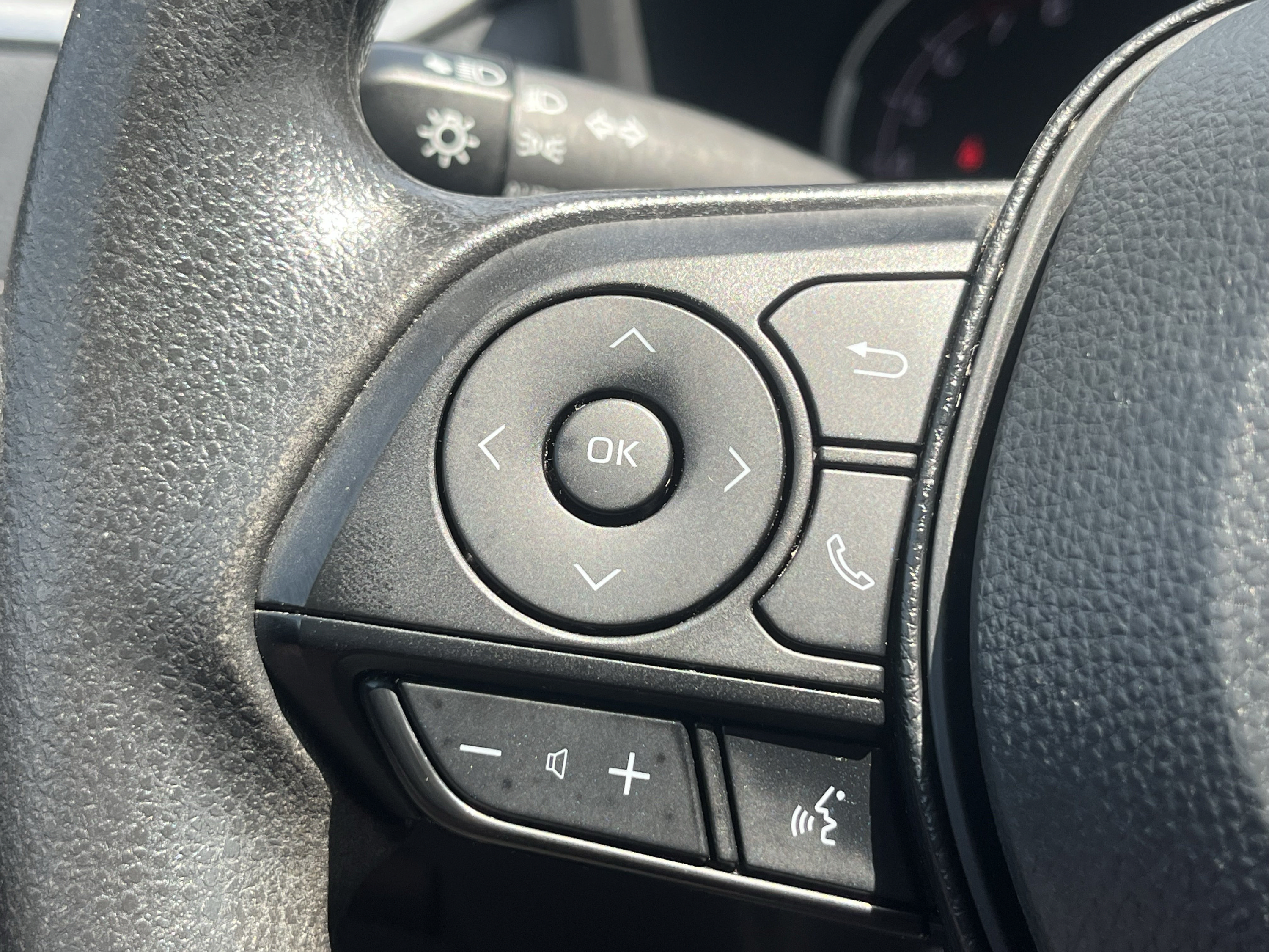 Used 2024 Toyota RAV4 XLE FWD image 18