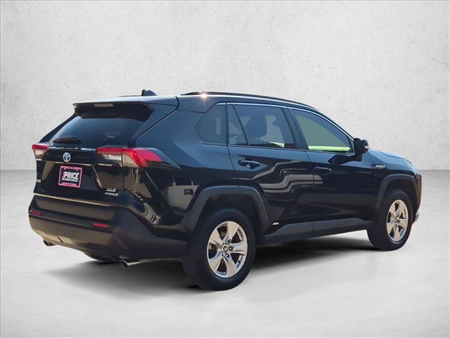 Used 2021 Toyota RAV4 XLE w/ Convenience Package AWD/4WD image 5
