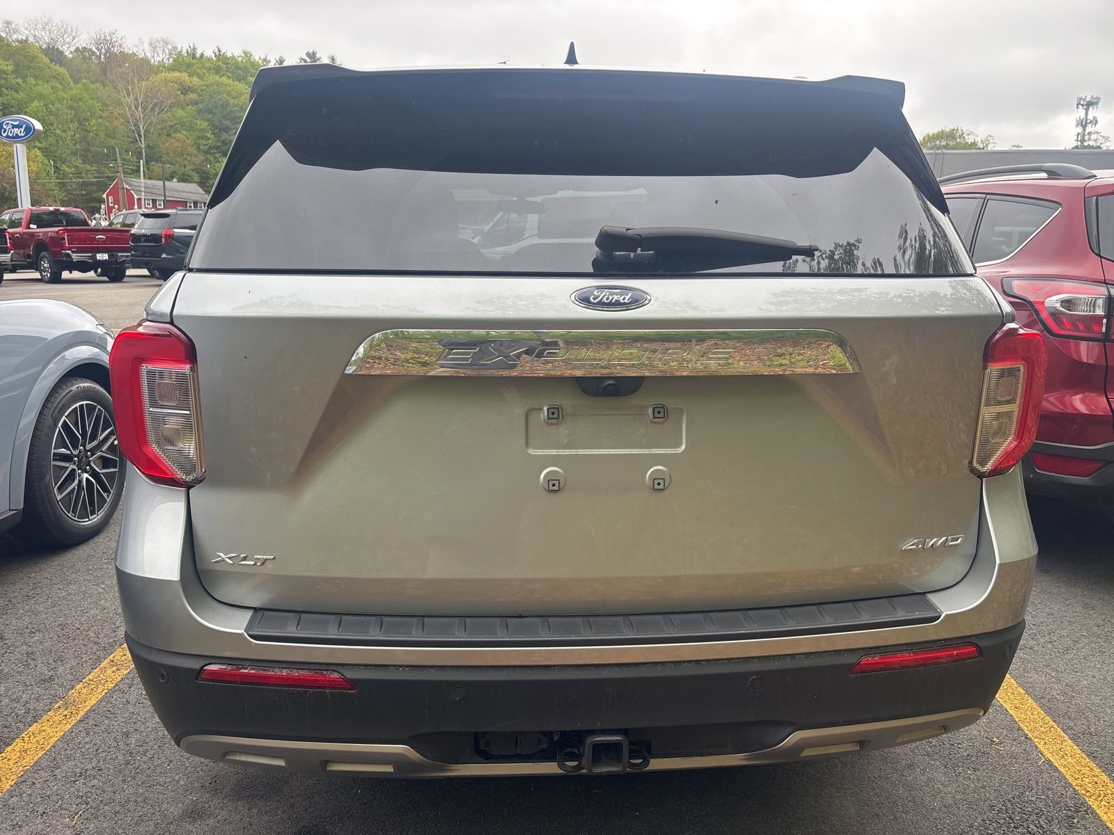 Certified 2023 Ford Explorer XLT w/ Equipment Group 202A AWD/4WD image 4