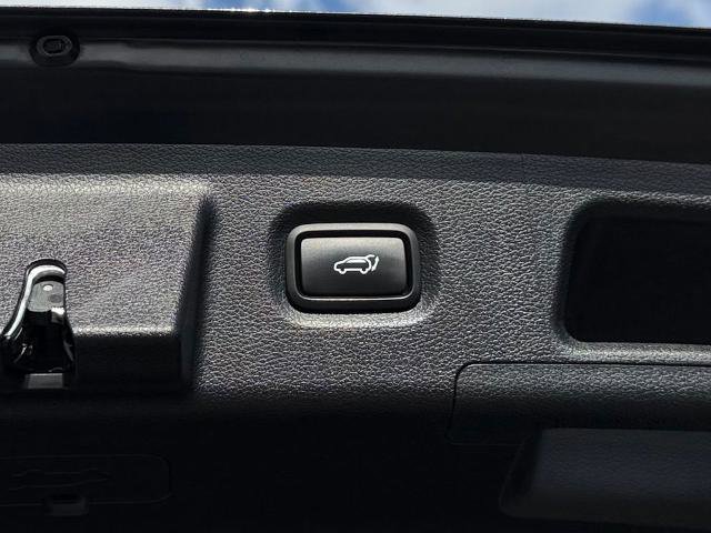 Used 2023 Hyundai Santa Fe Limited AWD/4WD image 11
