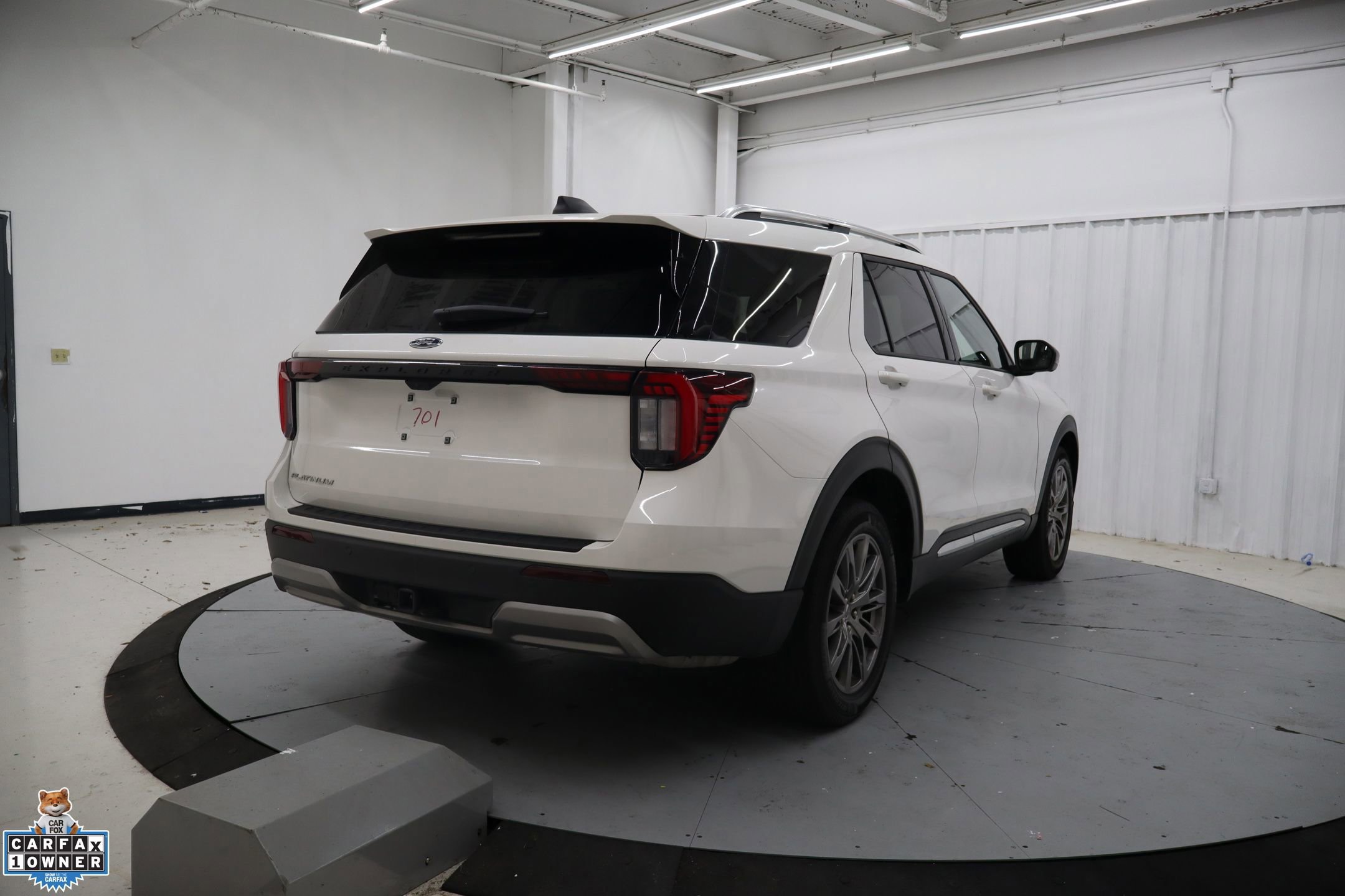 Certified 2025 Ford Explorer Platinum RWD image 7