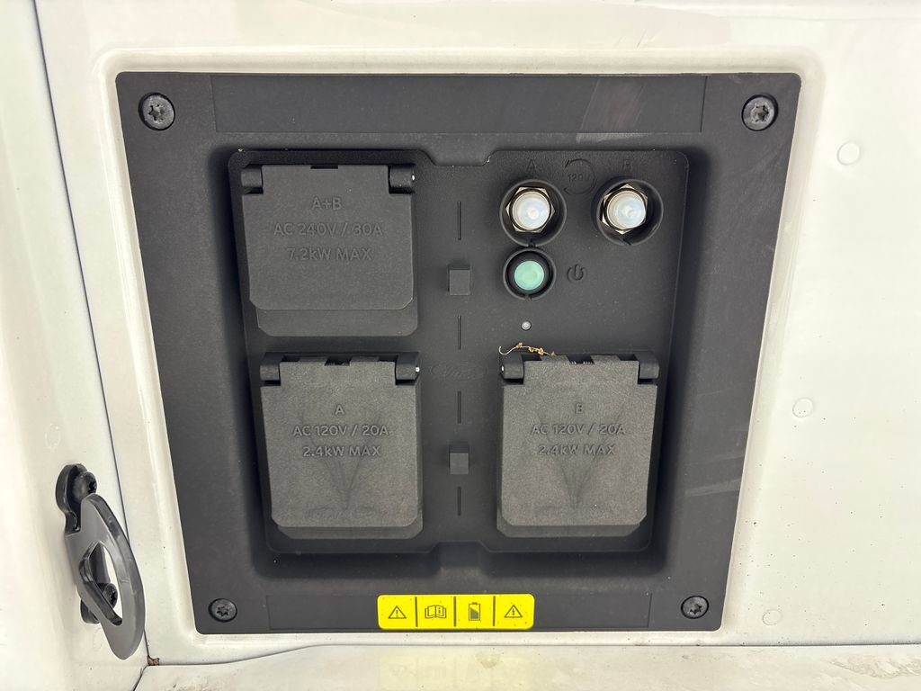 Certified 2023 Ford F150 Lightning Platinum image 28