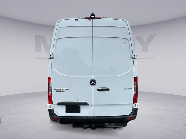 Used 2022 Mercedes-Benz Sprinter 2500 image 4