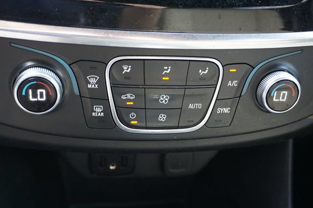 Used 2022 Chevrolet Traverse LS FWD image 16