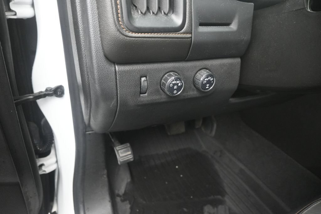 Used 2022 GMC Canyon AT4 w/ Trailering Package AWD/4WD image 13