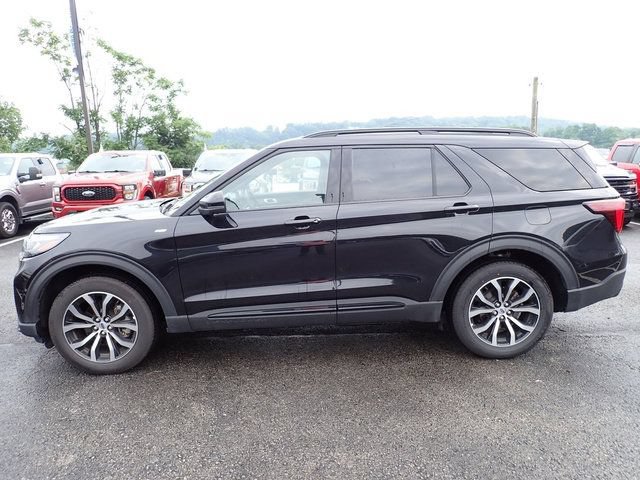 Certified 2026 Ford Explorer ST-Line AWD/4WD image 2