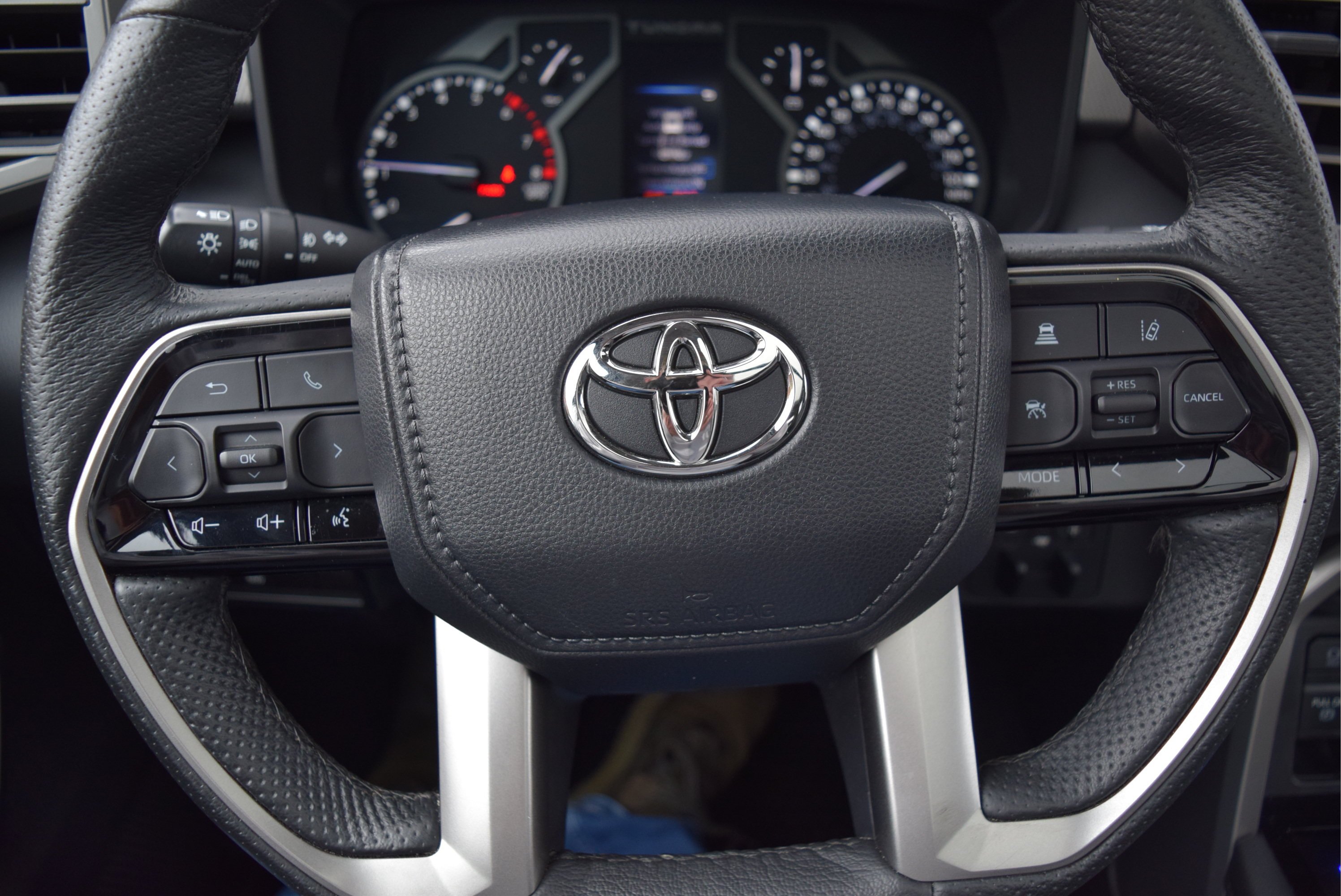 Used 2023 Toyota Tundra Limited AWD/4WD image 14