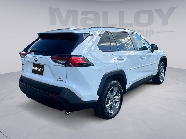 Used 2024 Toyota RAV4 LE AWD/4WD image 5