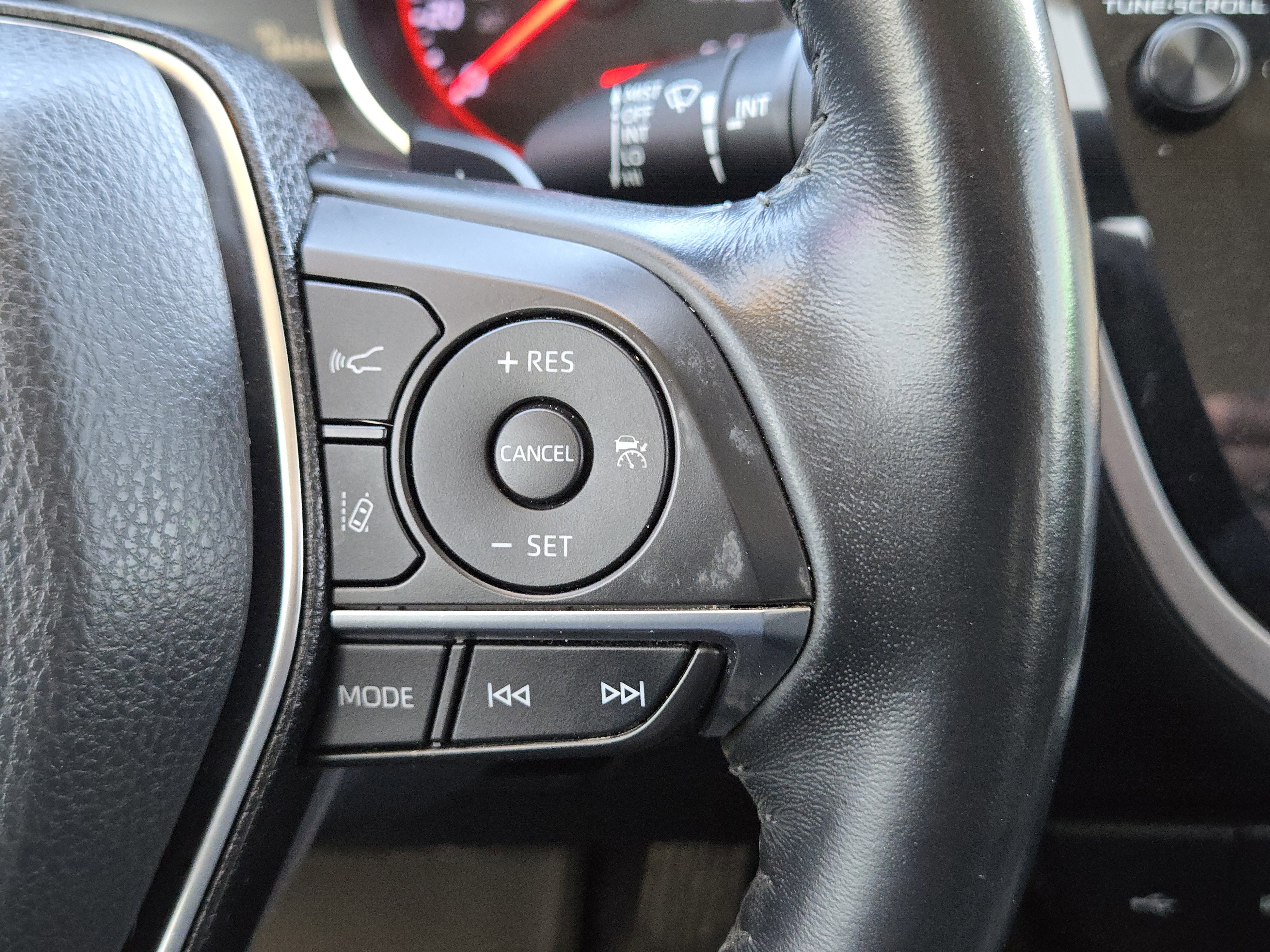 Used 2020 Toyota Camry XSE image 27