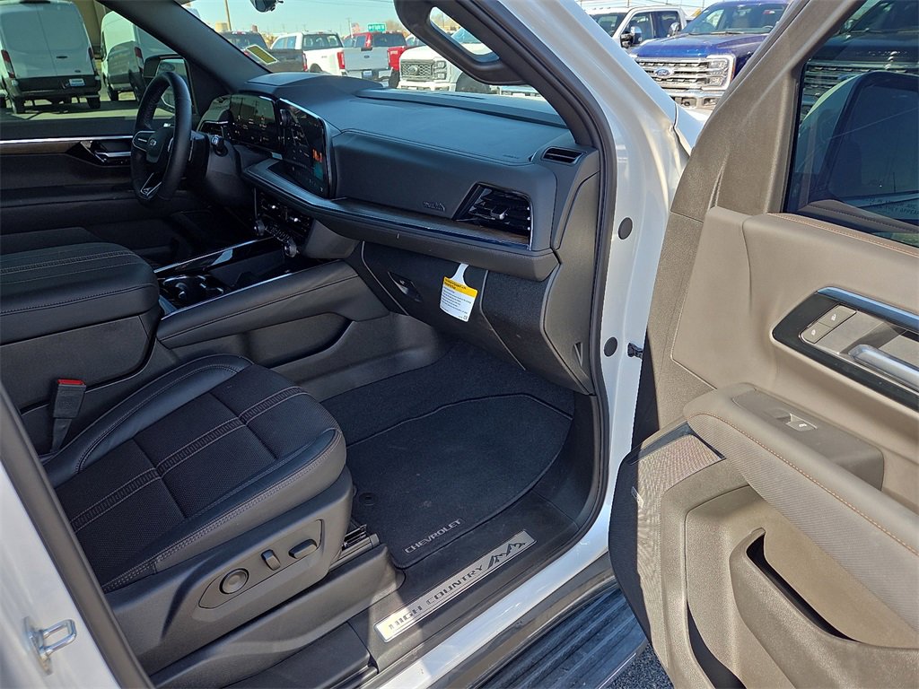 Used 2025 Chevrolet Tahoe High Country image 13
