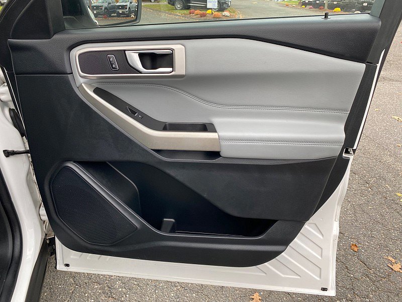 Certified 2022 Ford Explorer XLT w/ Equipment Group 202A image 36