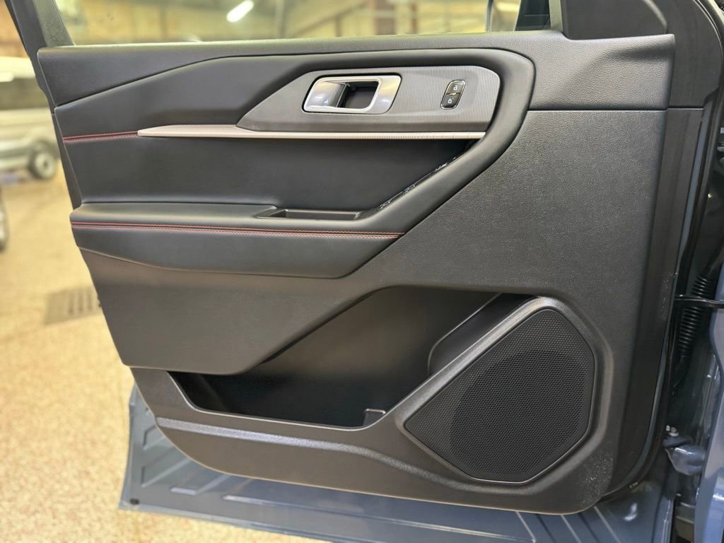 Certified 2025 Ford Explorer ST-Line image 25