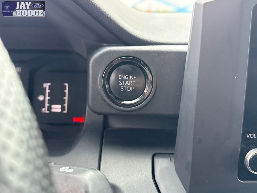 Used 2025 Toyota Tacoma SR image 40