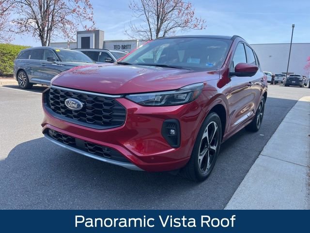 Certified 2025 Ford Escape ST-Line Elite w/ Premium Technology Package AWD/4WD image 3