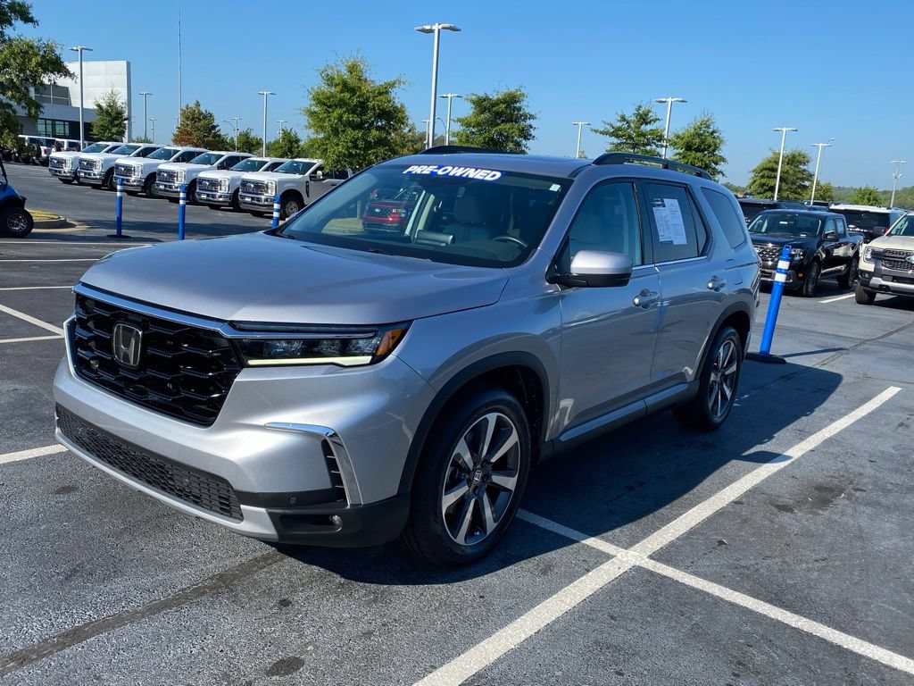 Used 2023 Honda Pilot Touring image 3
