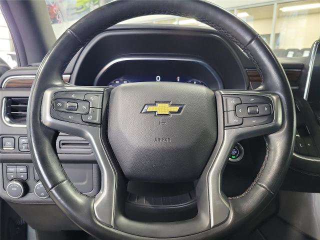 Used 2023 Chevrolet Suburban Premier image 10