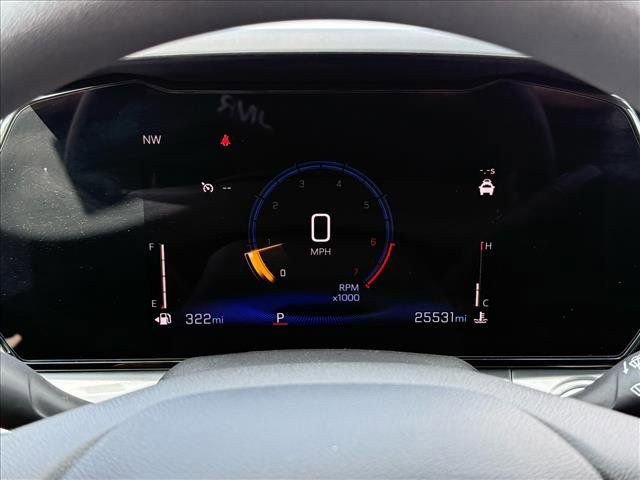 Used 2025 Chevrolet Trax LT image 20