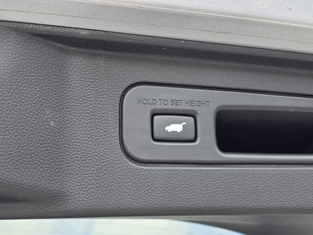 Used 2025 Honda Pilot Touring image 32