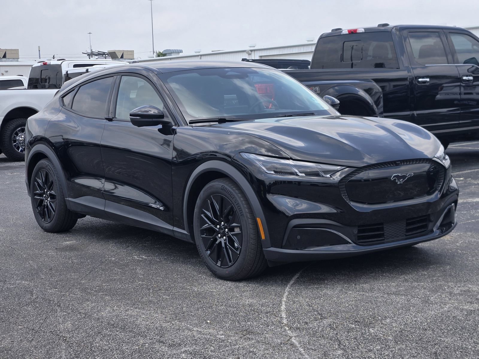 Certified 2025 Ford Mustang Mach-E Select w/ Comfort Package Lite AWD/4WD image 3