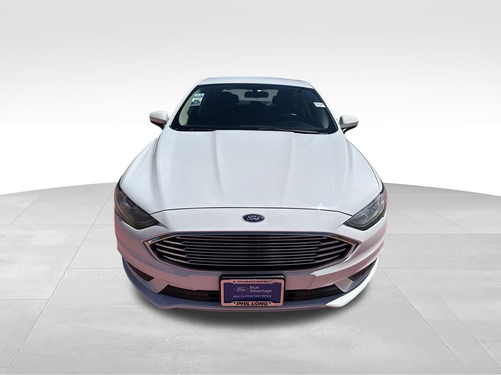 Certified 2018 Ford Fusion SE w/ Fusion SE Technology Package FWD image 2
