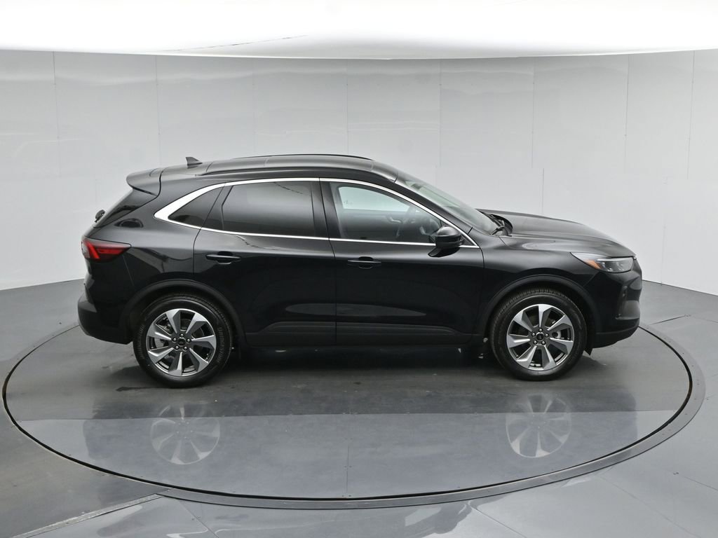 Certified 2025 Ford Escape Platinum w/ Premium Technology Package image 42