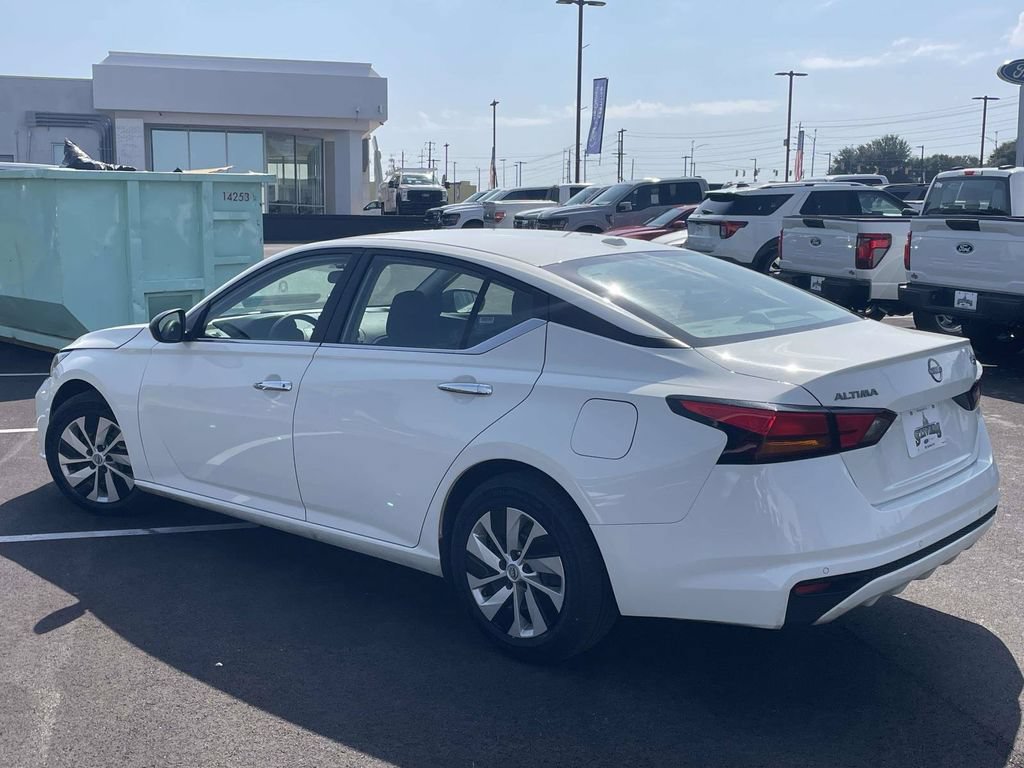 Used 2025 Nissan Altima 2.5 S FWD image 5