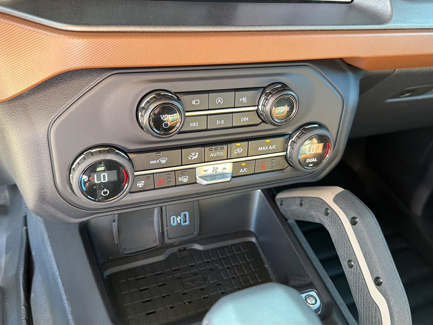 Certified 2024 Ford Bronco Outer Banks AWD/4WD image 28